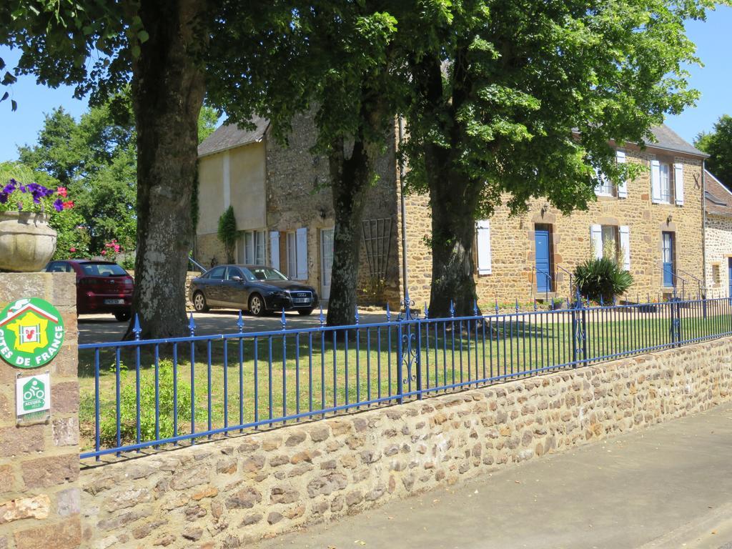 Les Quatre Saisons Bed & Breakfast Moitron-sur-Sarthe Exterior photo