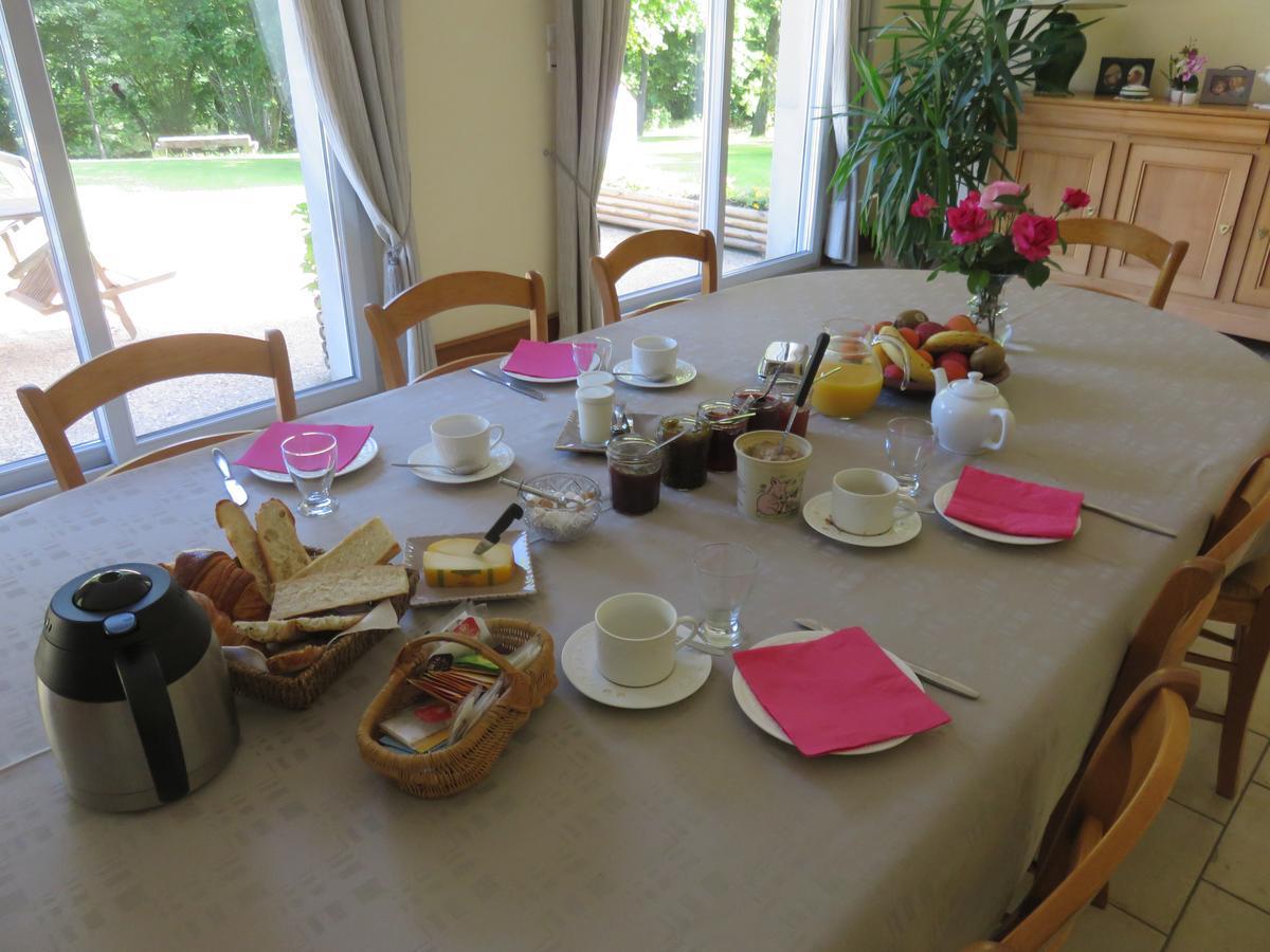 Les Quatre Saisons Bed & Breakfast Moitron-sur-Sarthe Exterior photo